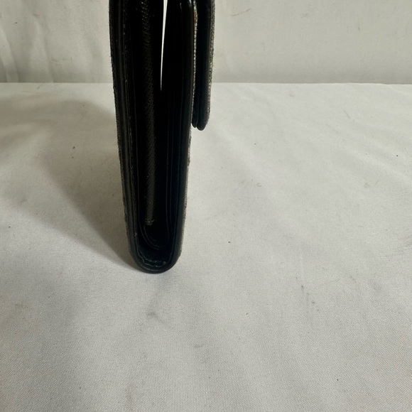 Louis Vuitton Wallet - Picture 4 of 11